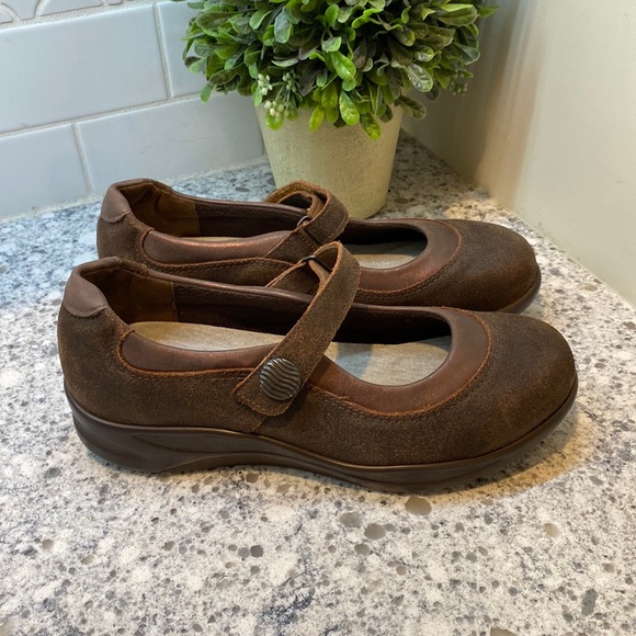 SAS Shoes - SAS Step Out Mary Jane comfort brown bronze shoes womens size 8